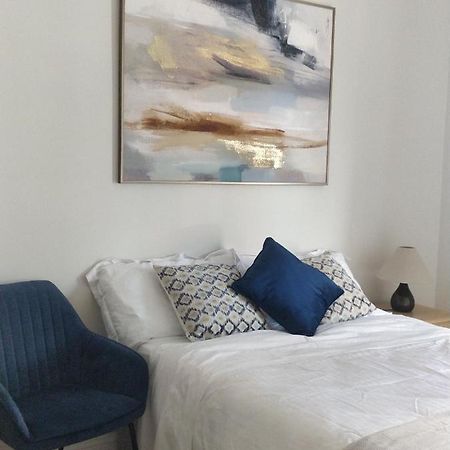 Salthill Village 3 Bed Apartment Голуей Екстериор снимка
