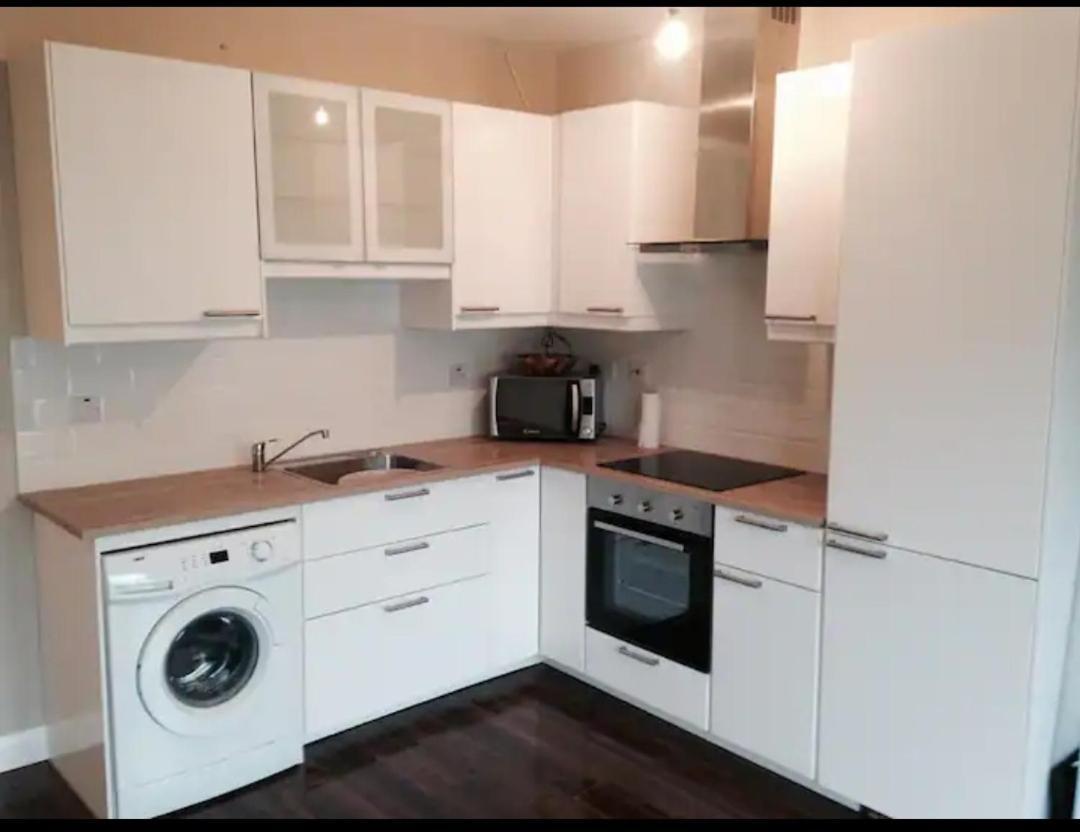 Salthill Village 3 Bed Apartment Голуей Екстериор снимка