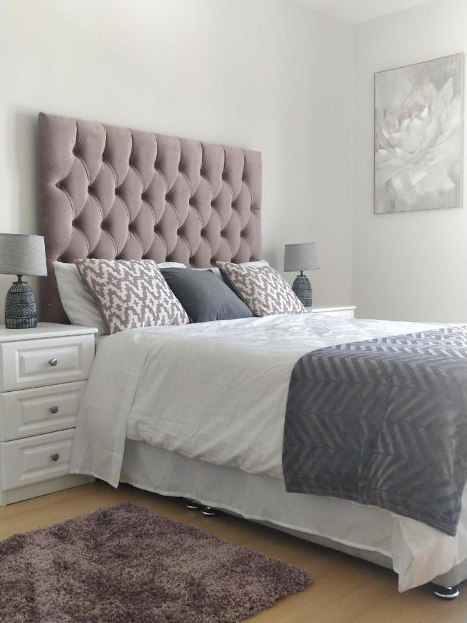 Salthill Village 3 Bed Apartment Голуей Екстериор снимка
